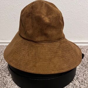 🎁Wyeth Faux Suede tan bucket hat